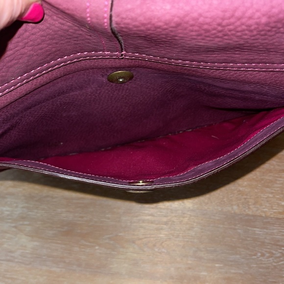 Beautiful Vintage Aubergine Pebbled Leather Messenger Bag - Picture 12 of 16